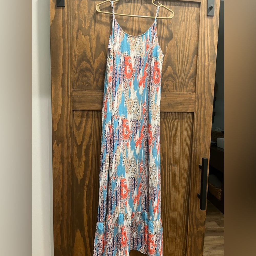 Mix dress. Worn once for beach pictures. Very cute!